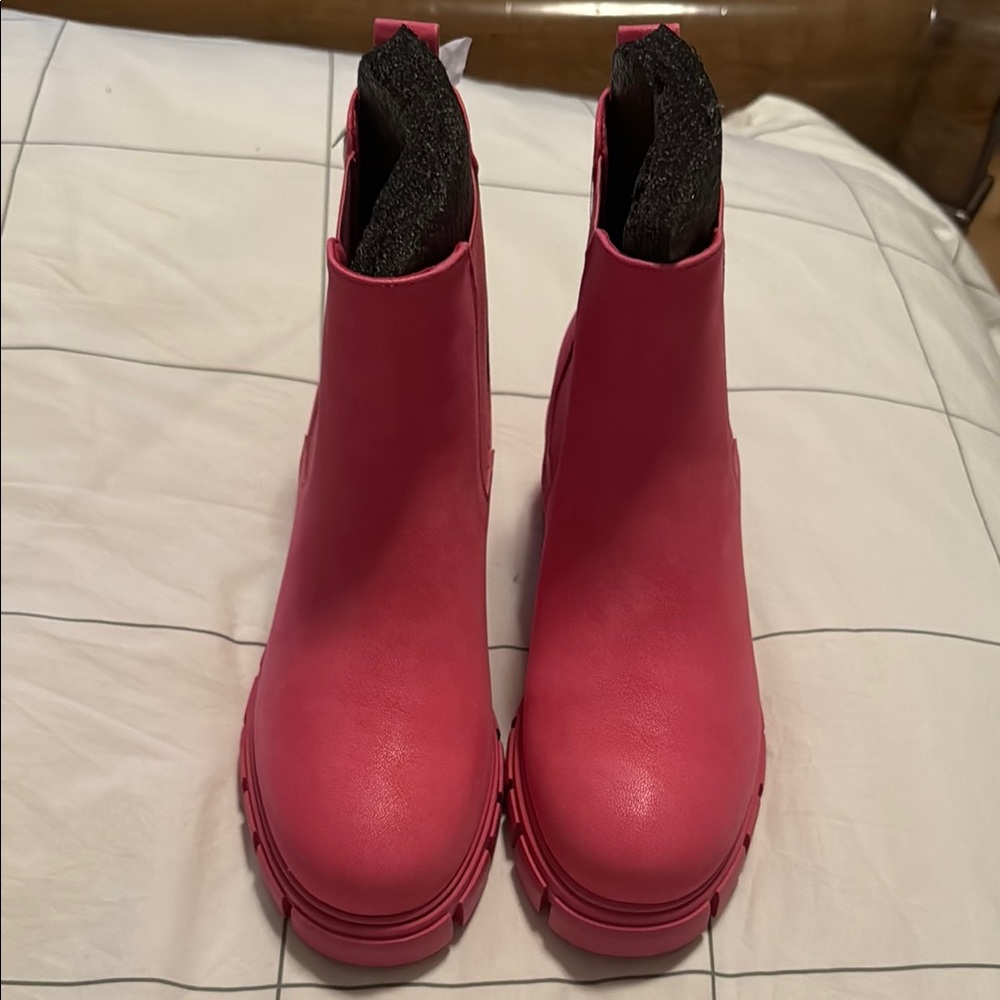 MIA Bold Pink Ankle Booties